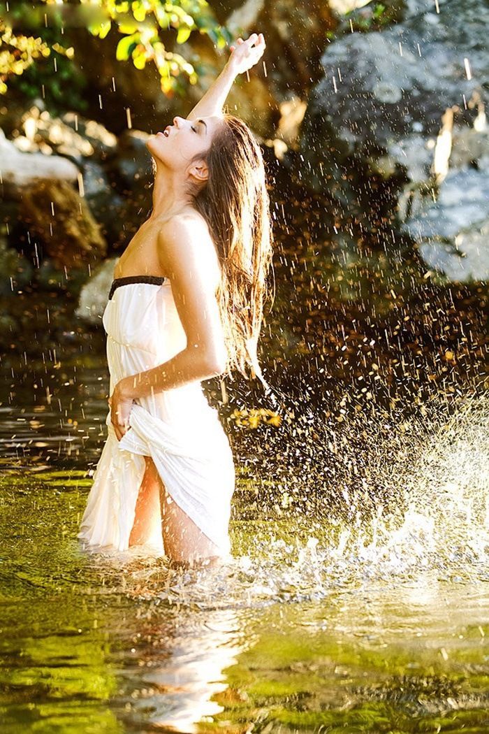 Marie Avgeropoulos in Bremen