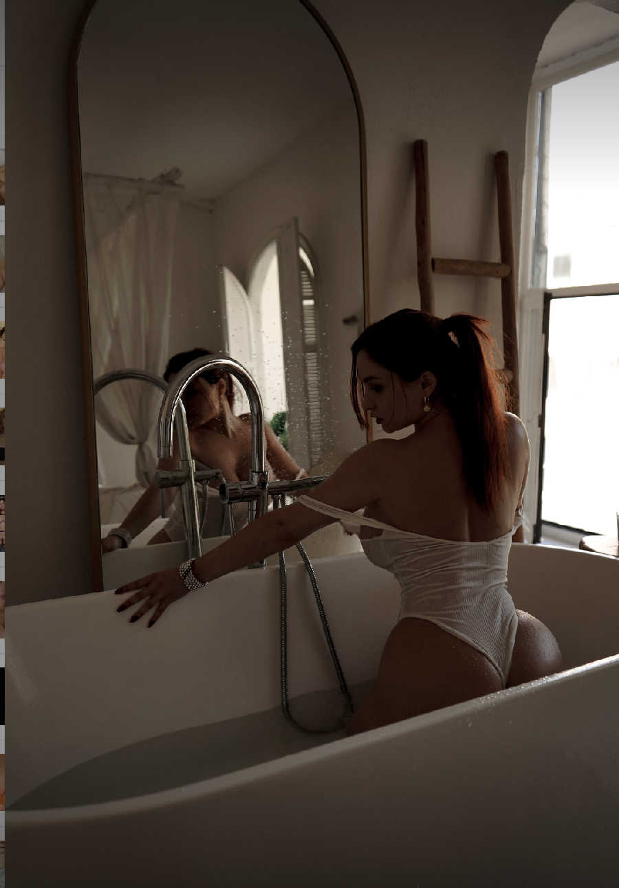 A playful frame from Miranda Faith nude — online in Bremen