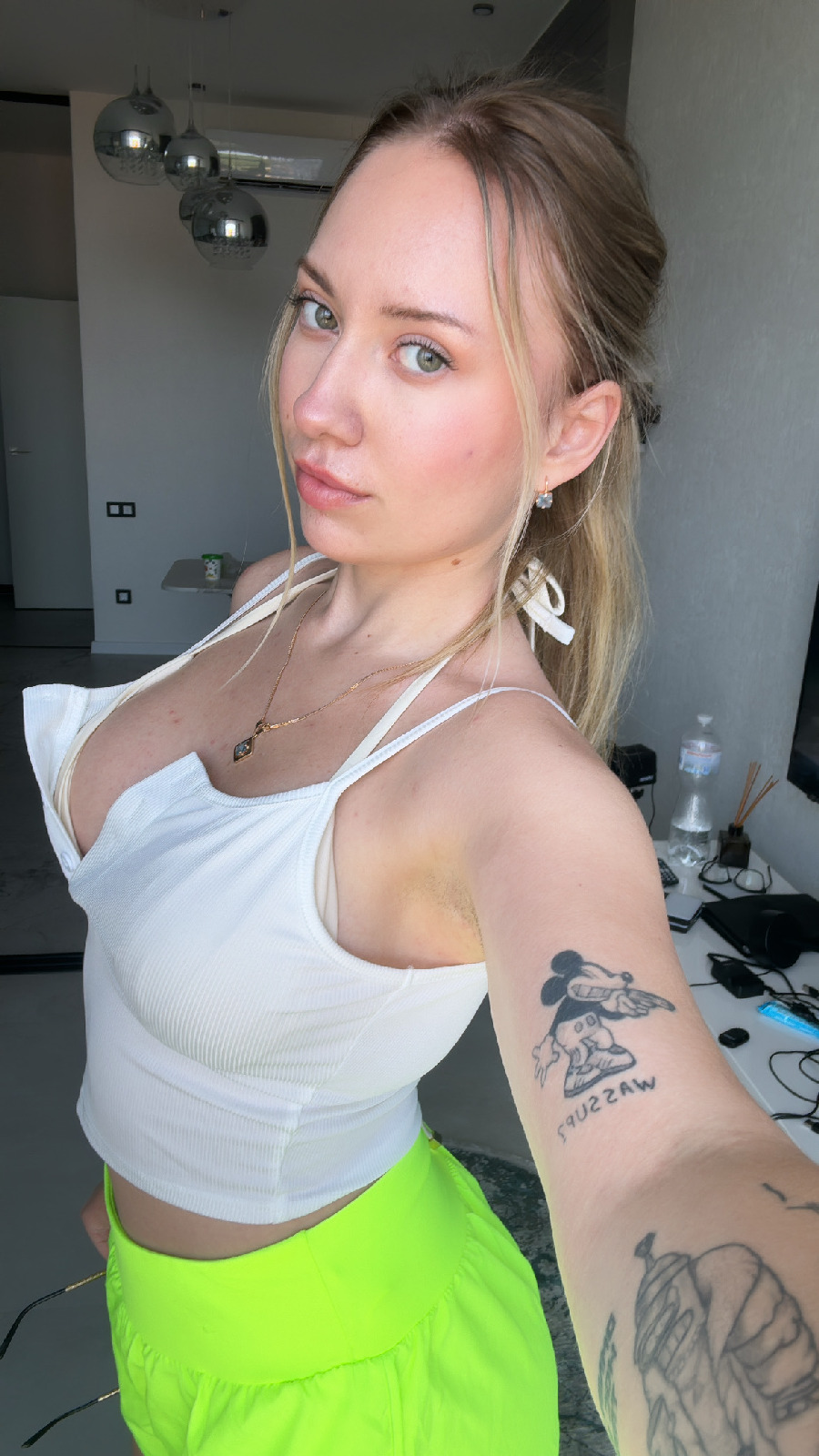 KateV in her underwear in Bremen