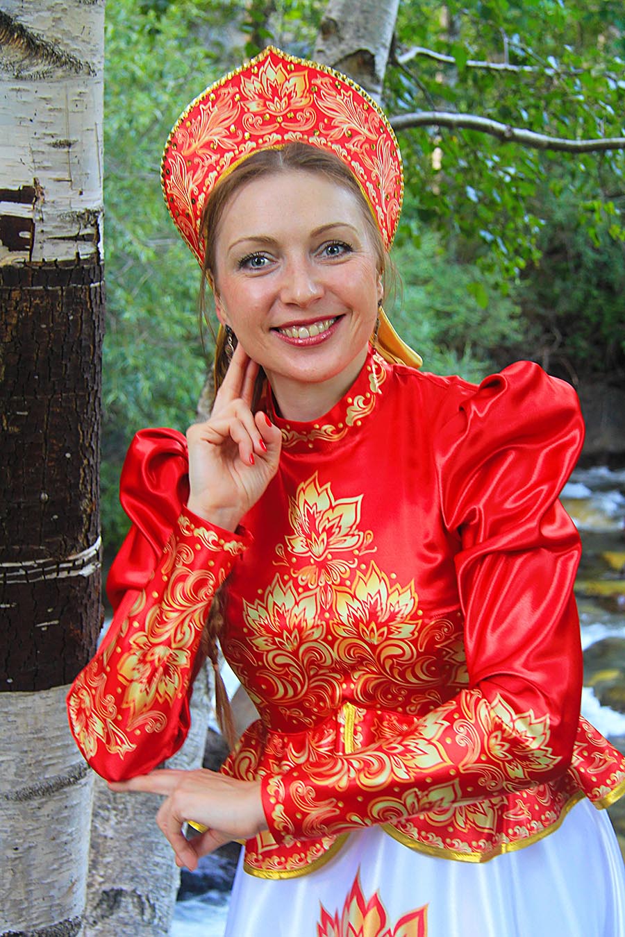 Women in Slavic costumes in Bremen