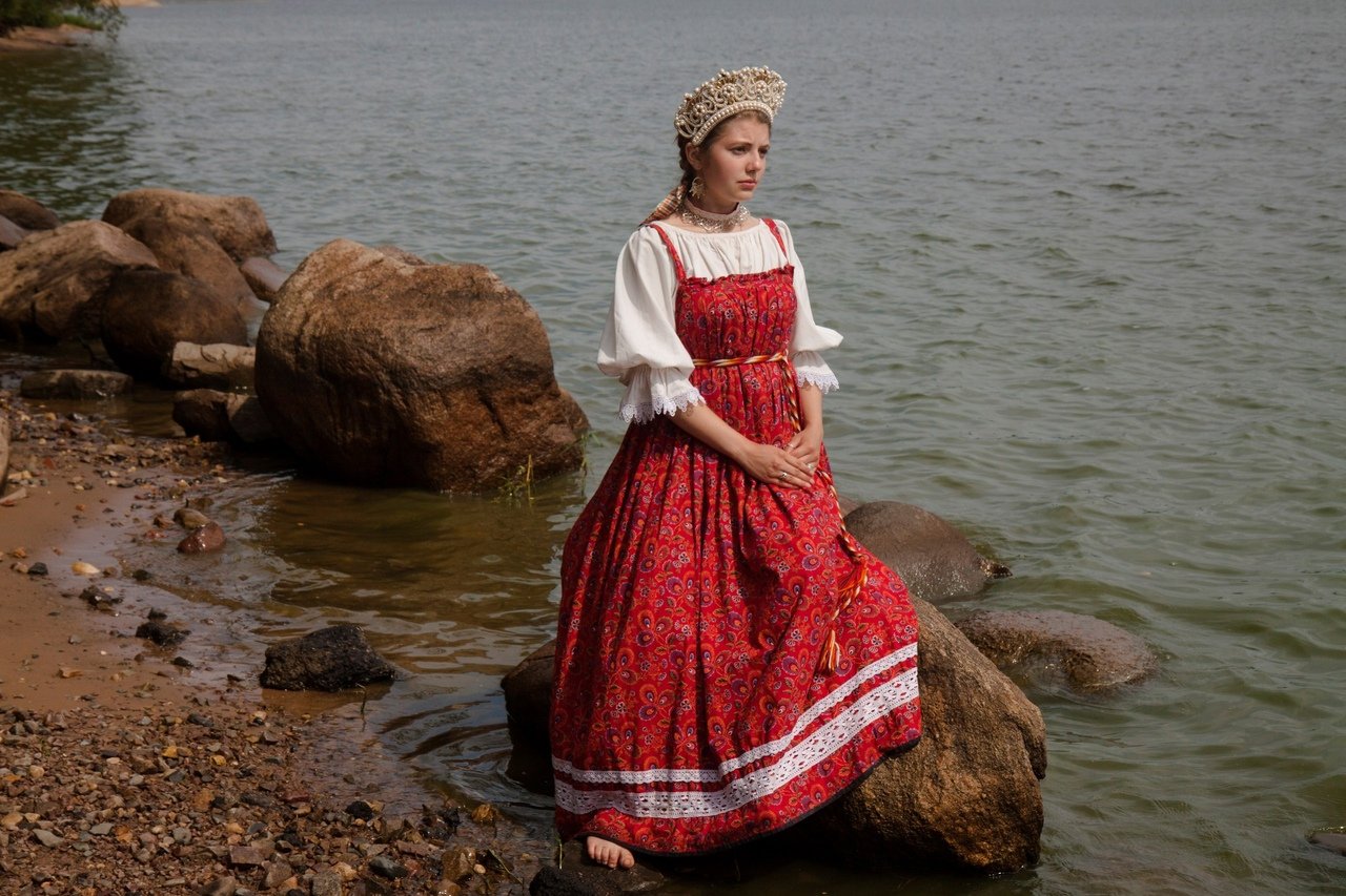 Women in Slavic costumes in Bremen