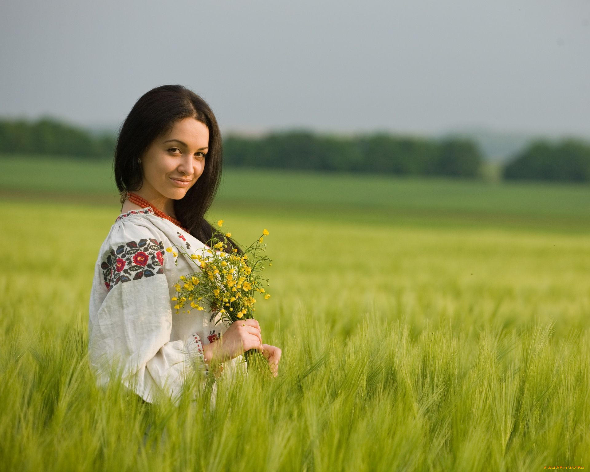 Women in Slavic costumes in Bremen